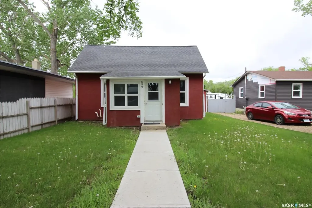 689 2nd Street W Shaunavon SK S0N 2M0