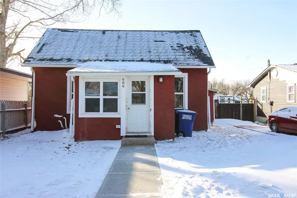 689 2nd Street W Shaunavon SK S0N 2M0