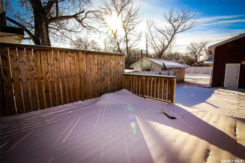 689 2nd Street W Shaunavon SK S0N 2M0