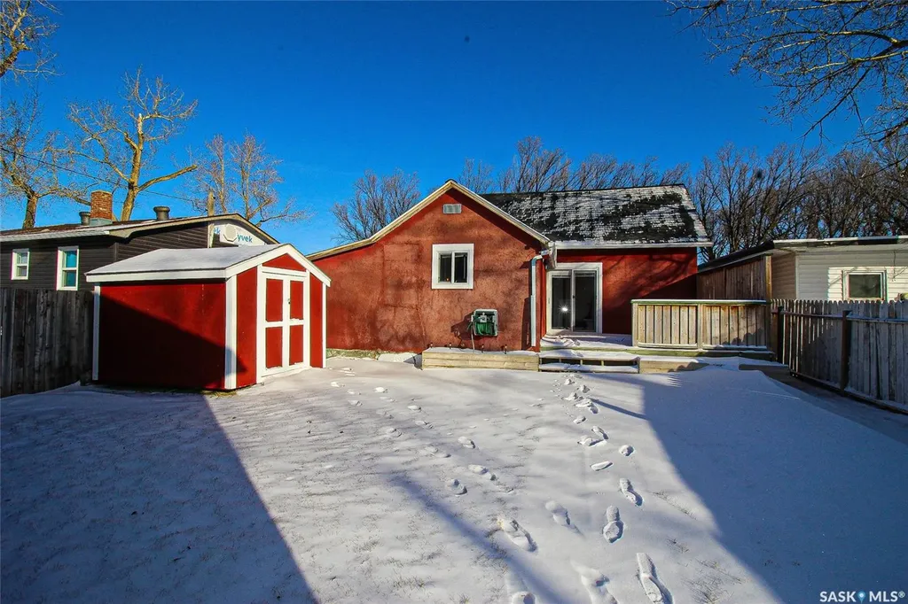 689 2nd Street W Shaunavon SK S0N 2M0