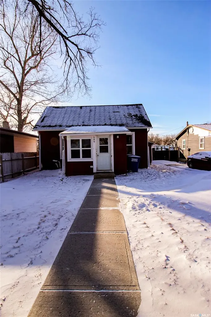 689 2nd Street W Shaunavon SK S0N 2M0