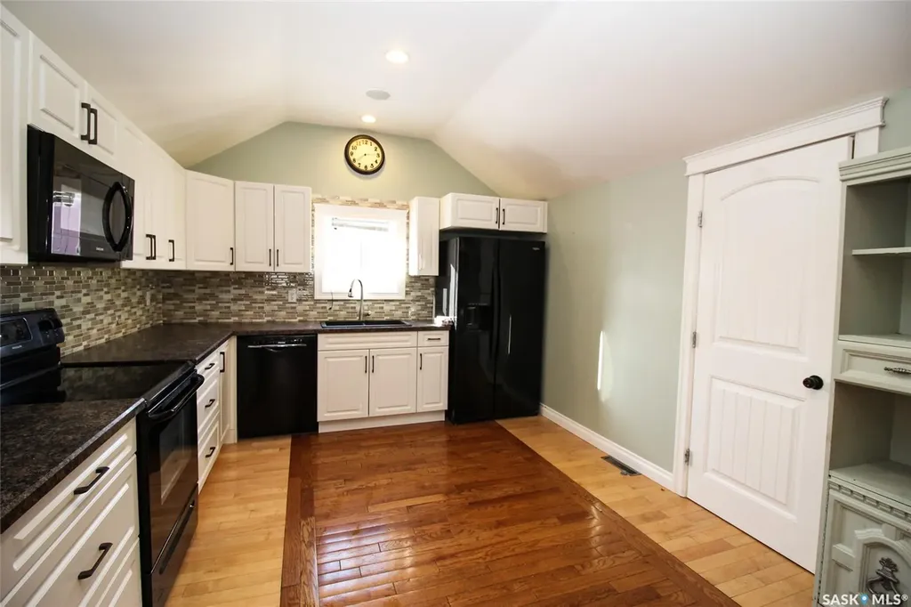 689 2nd Street W Shaunavon SK S0N 2M0
