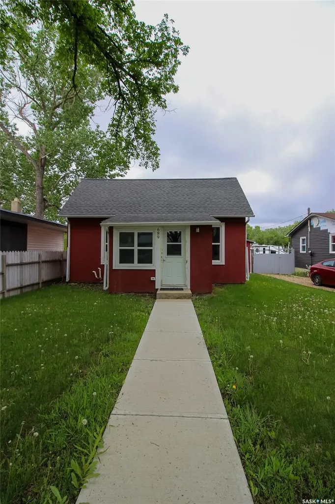 689 2nd Street W Shaunavon SK S0N 2M0