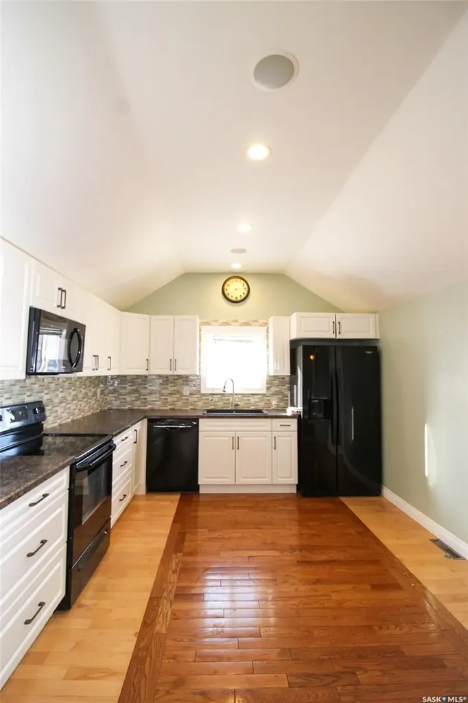 689 2nd Street W Shaunavon SK S0N 2M0