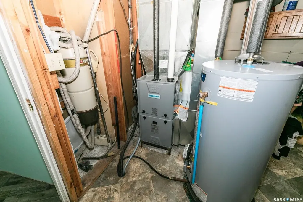 335 Yukon Avenue Kerrobert SK S0L 1R0