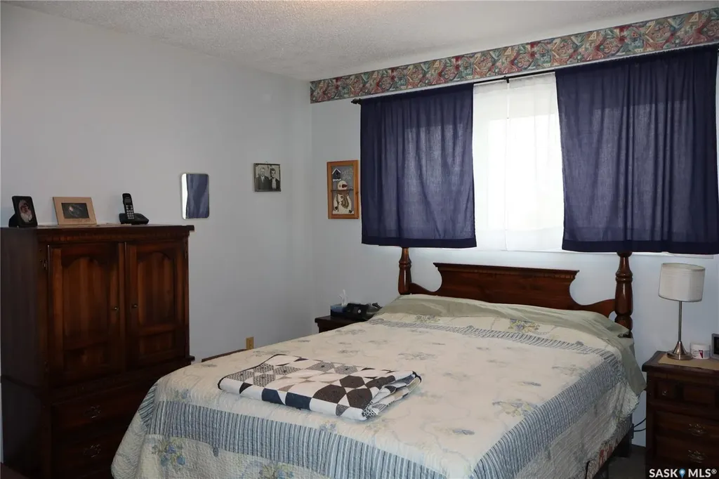 604 5th Avenue W Assiniboia SK S0H 0B0