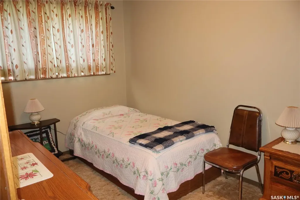 604 5th Avenue W Assiniboia SK S0H 0B0