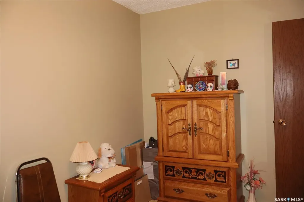 604 5th Avenue W Assiniboia SK S0H 0B0