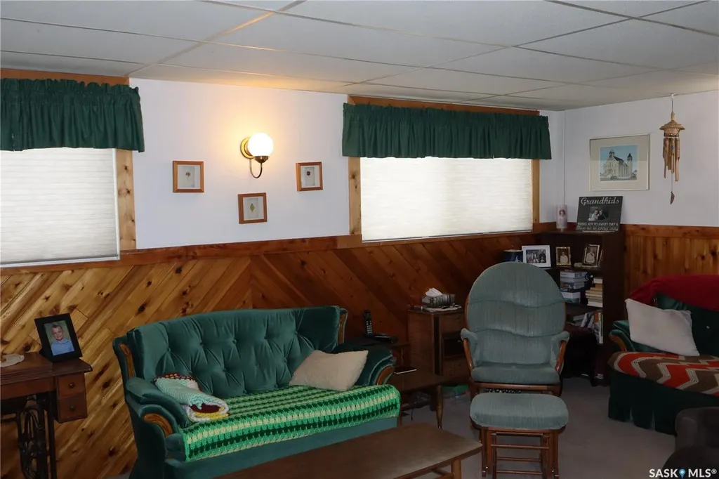 604 5th Avenue W Assiniboia SK S0H 0B0