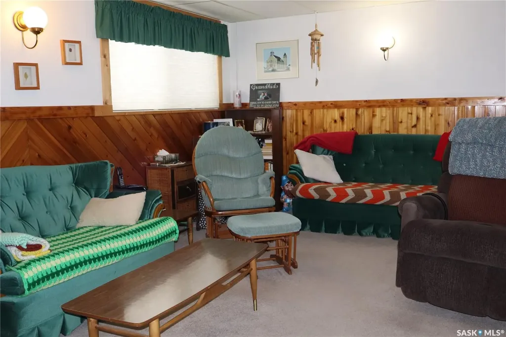 604 5th Avenue W Assiniboia SK S0H 0B0