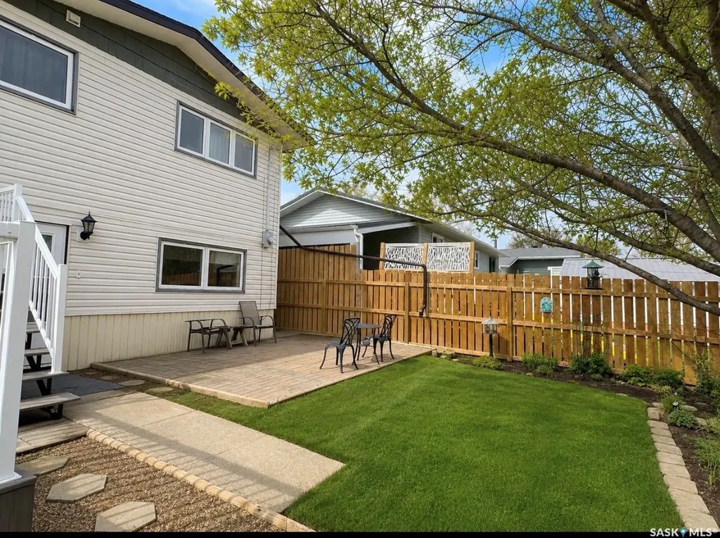 604 5th Avenue W Assiniboia SK S0H 0B0