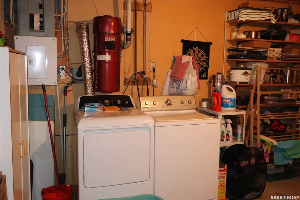 604 5th Avenue W Assiniboia SK S0H 0B0