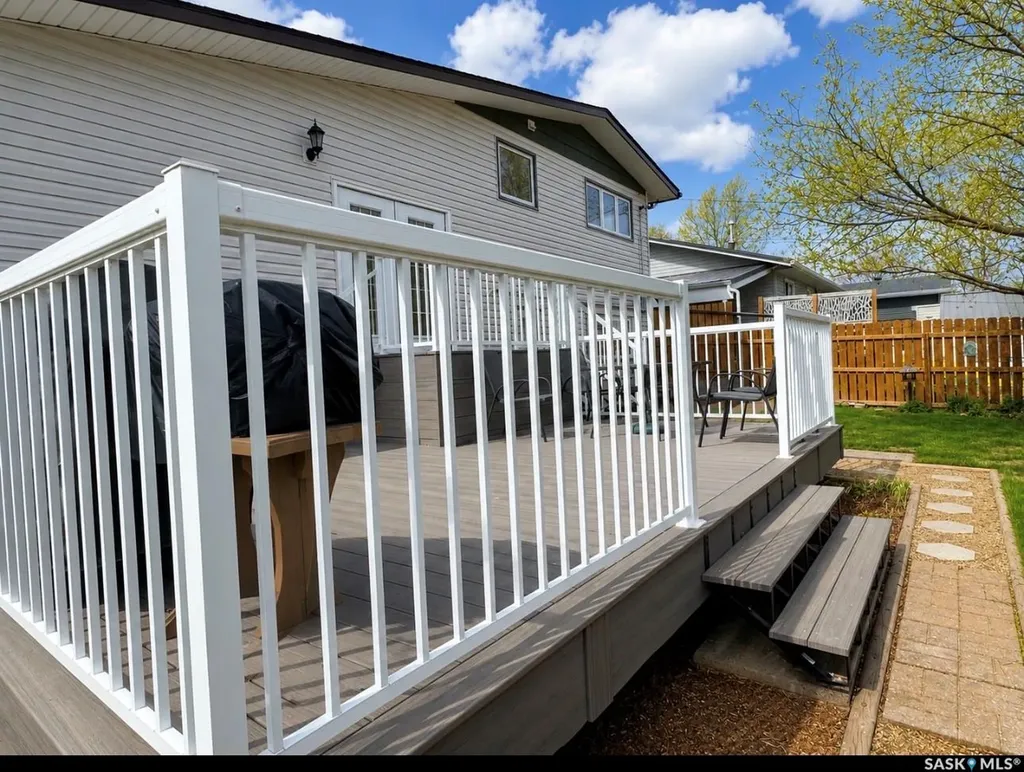 604 5th Avenue W Assiniboia SK S0H 0B0