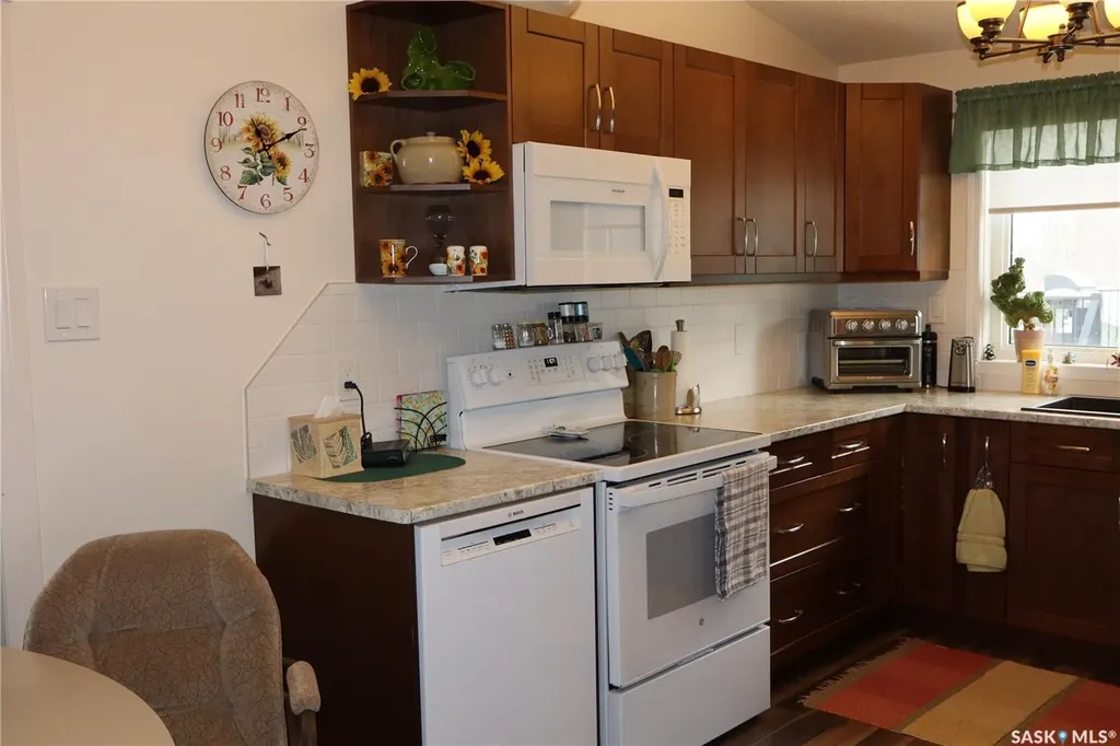 604 5th Avenue W Assiniboia SK S0H 0B0