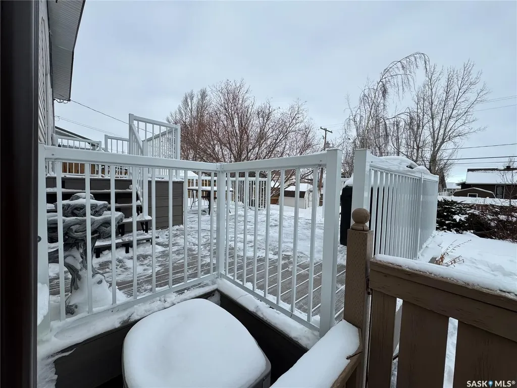 604 5th Avenue W Assiniboia SK S0H 0B0