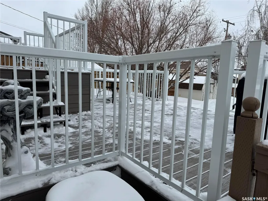 604 5th Avenue W Assiniboia SK S0H 0B0