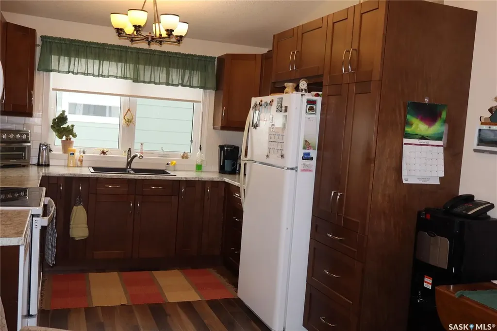 604 5th Avenue W Assiniboia SK S0H 0B0