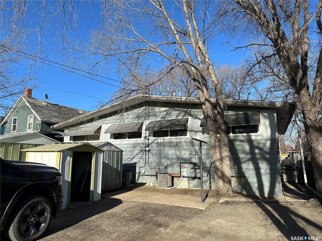 246 5th Avenue NW Swift Current SK S9H 0W3