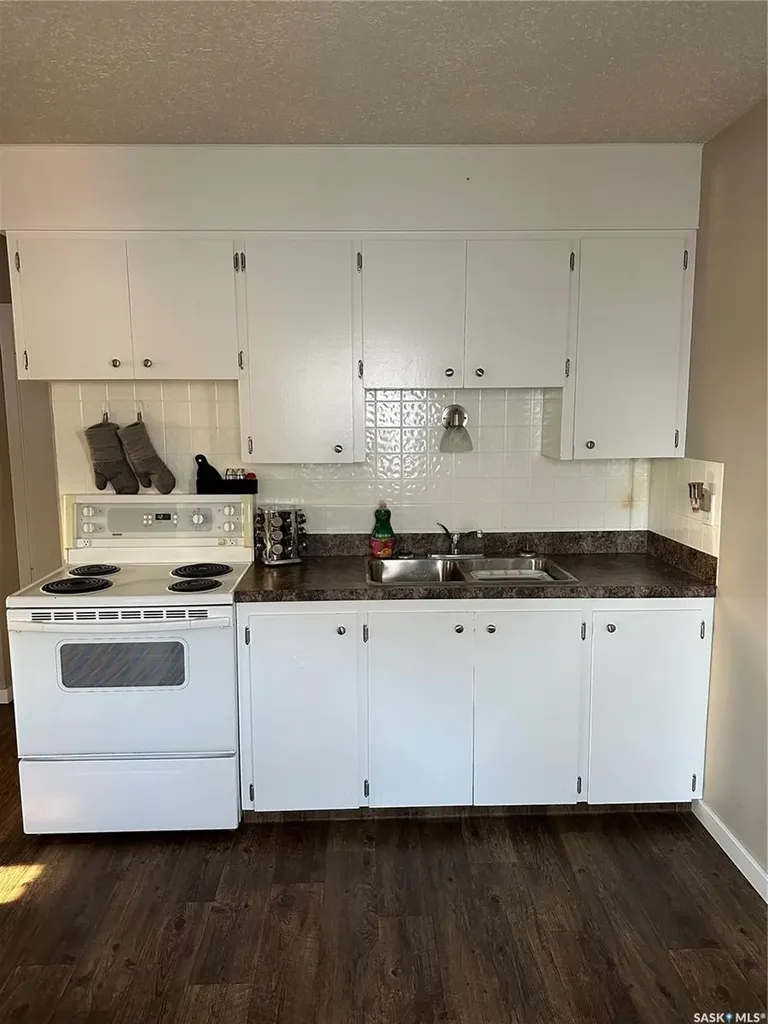 246 5th Avenue NW Swift Current SK S9H 0W3