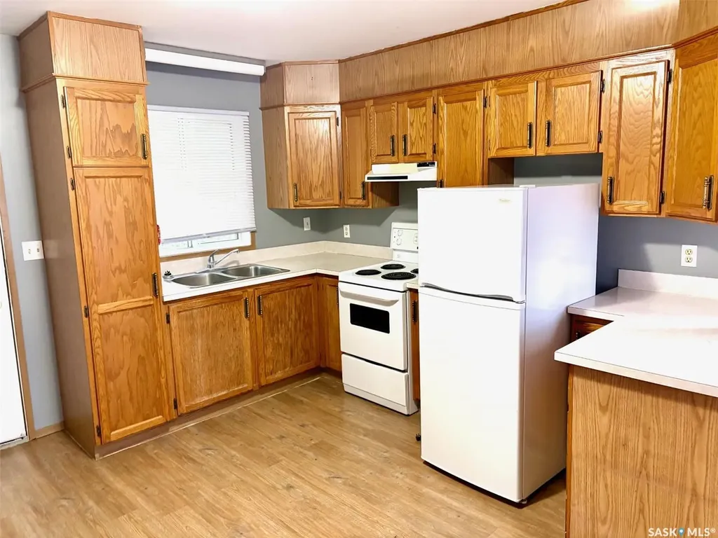 322 James Street Esterhazy SK S0A 0X0