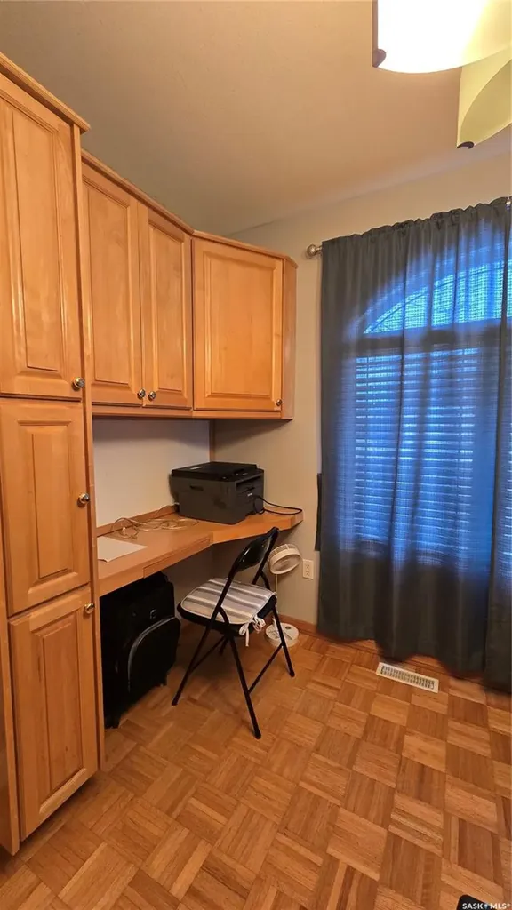833 Peters Avenue Oxbow SK S0C 2B0