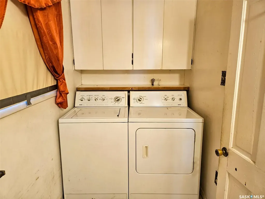 404 Brownlee Street Herbert SK S0H 2A0