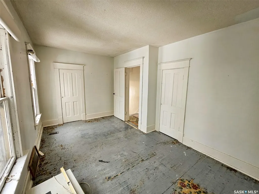 404 Brownlee Street Herbert SK S0H 2A0