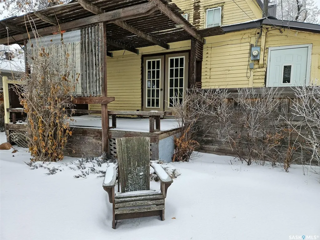 404 Brownlee Street Herbert SK S0H 2A0