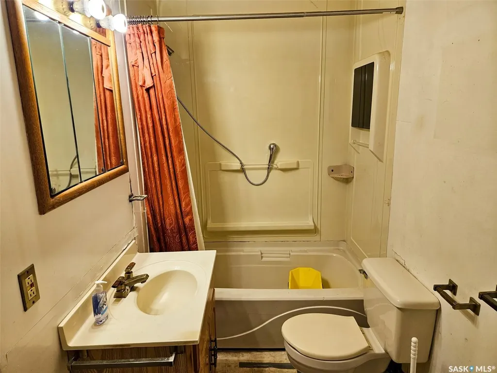 404 Brownlee Street Herbert SK S0H 2A0