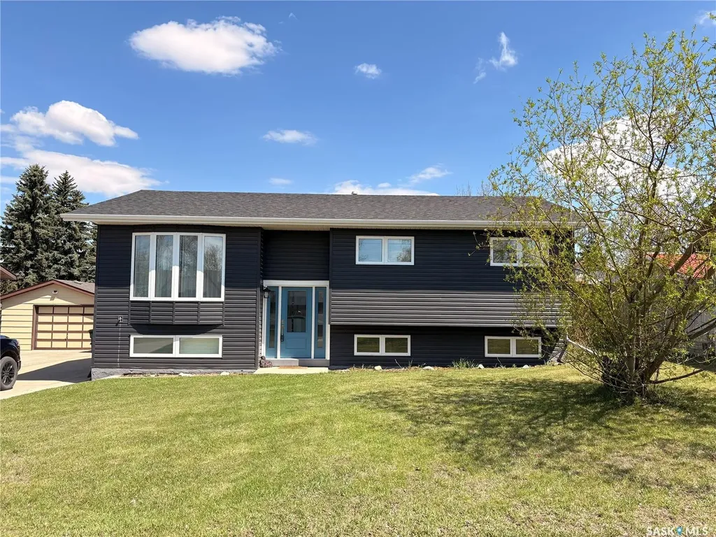 405 3rd Avenue W Biggar SK S0K 0M0