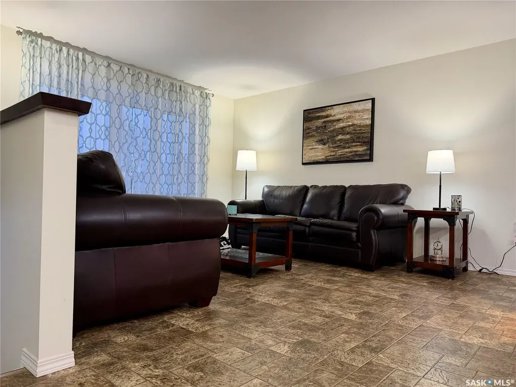 405 3rd Avenue W Biggar SK S0K 0M0