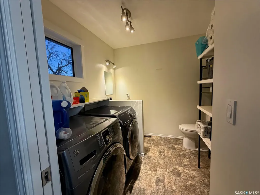 405 3rd Avenue W Biggar SK S0K 0M0