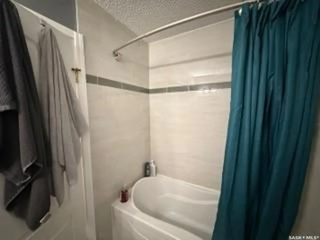 405 3rd Avenue W Biggar SK S0K 0M0