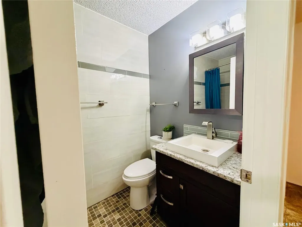 405 3rd Avenue W Biggar SK S0K 0M0
