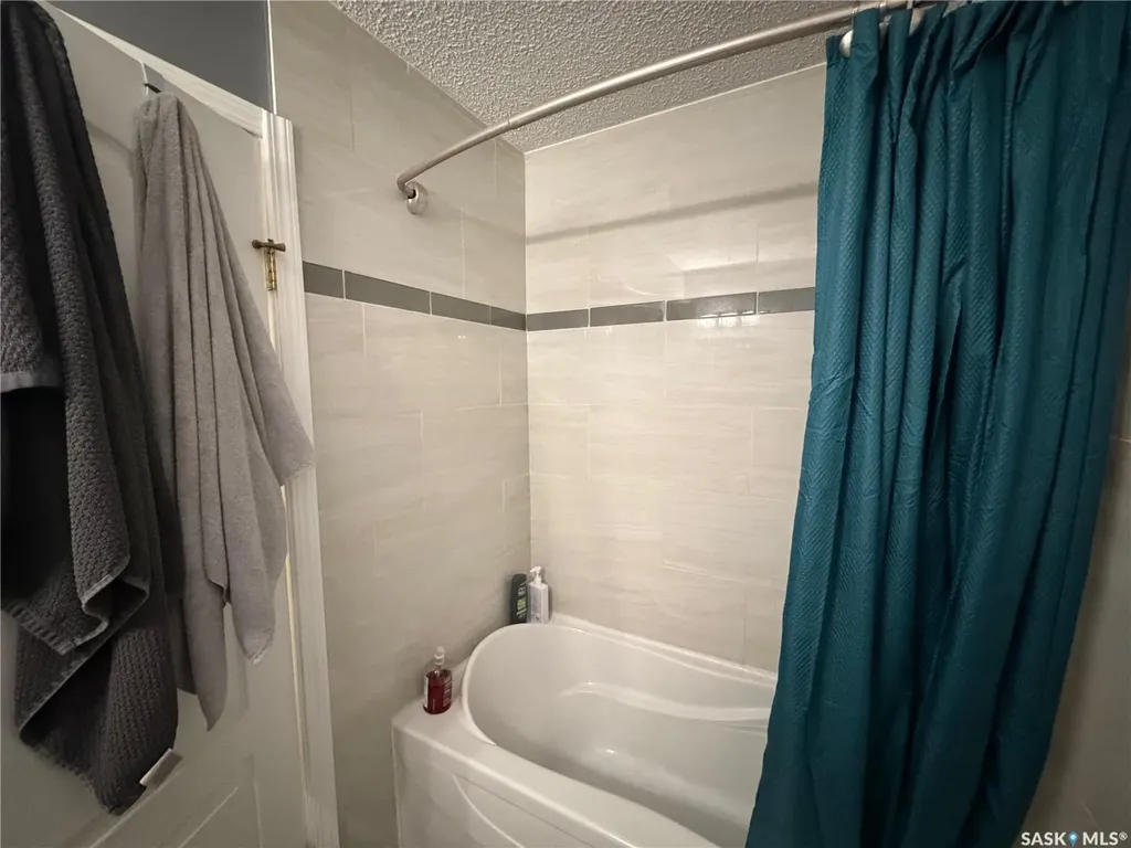 405 3rd Avenue W Biggar SK S0K 0M0