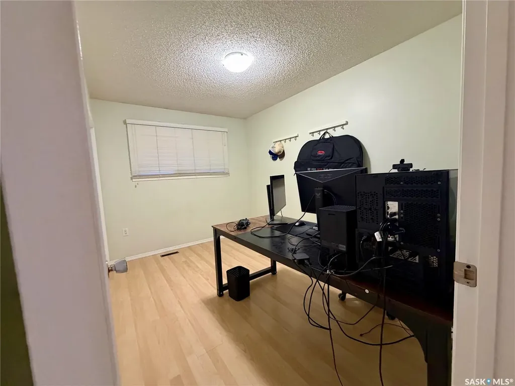 405 3rd Avenue W Biggar SK S0K 0M0