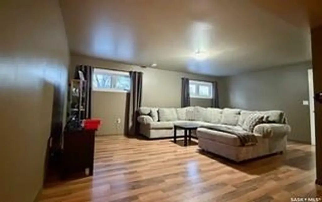 405 3rd Avenue W Biggar SK S0K 0M0