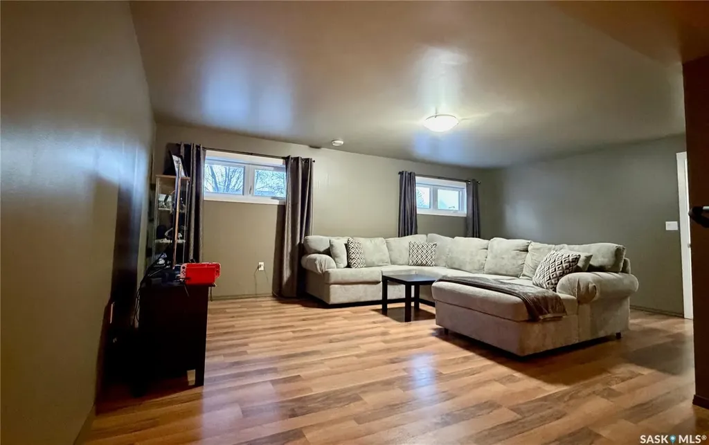 405 3rd Avenue W Biggar SK S0K 0M0
