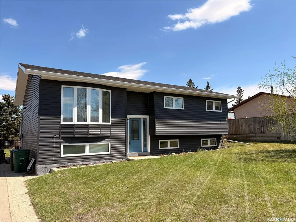405 3rd Avenue W Biggar SK S0K 0M0