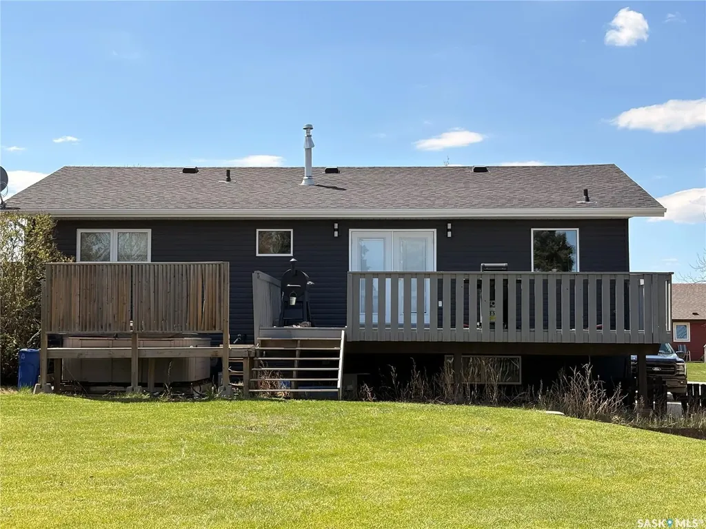405 3rd Avenue W Biggar SK S0K 0M0