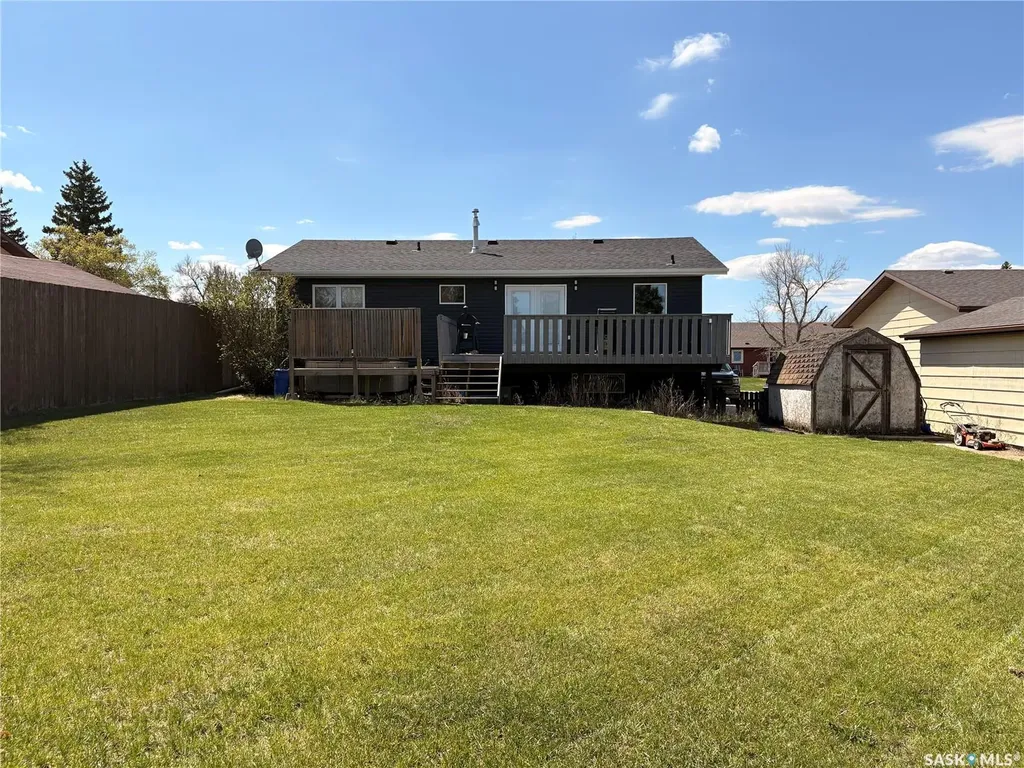 405 3rd Avenue W Biggar SK S0K 0M0