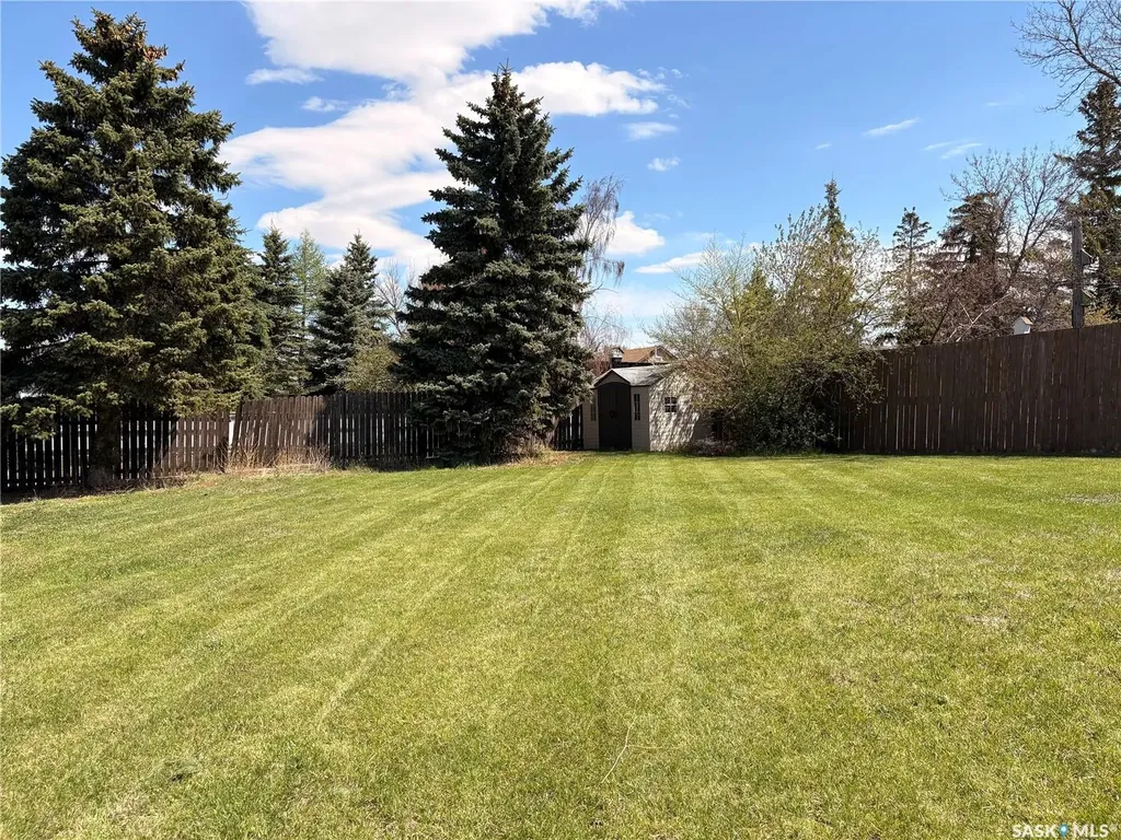 405 3rd Avenue W Biggar SK S0K 0M0