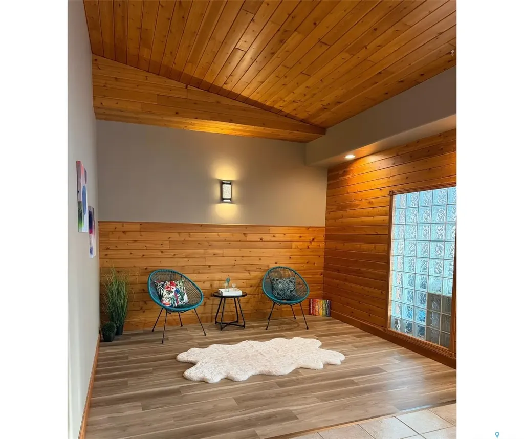 74 Nunn Street La Ronge SK S0J 1L0