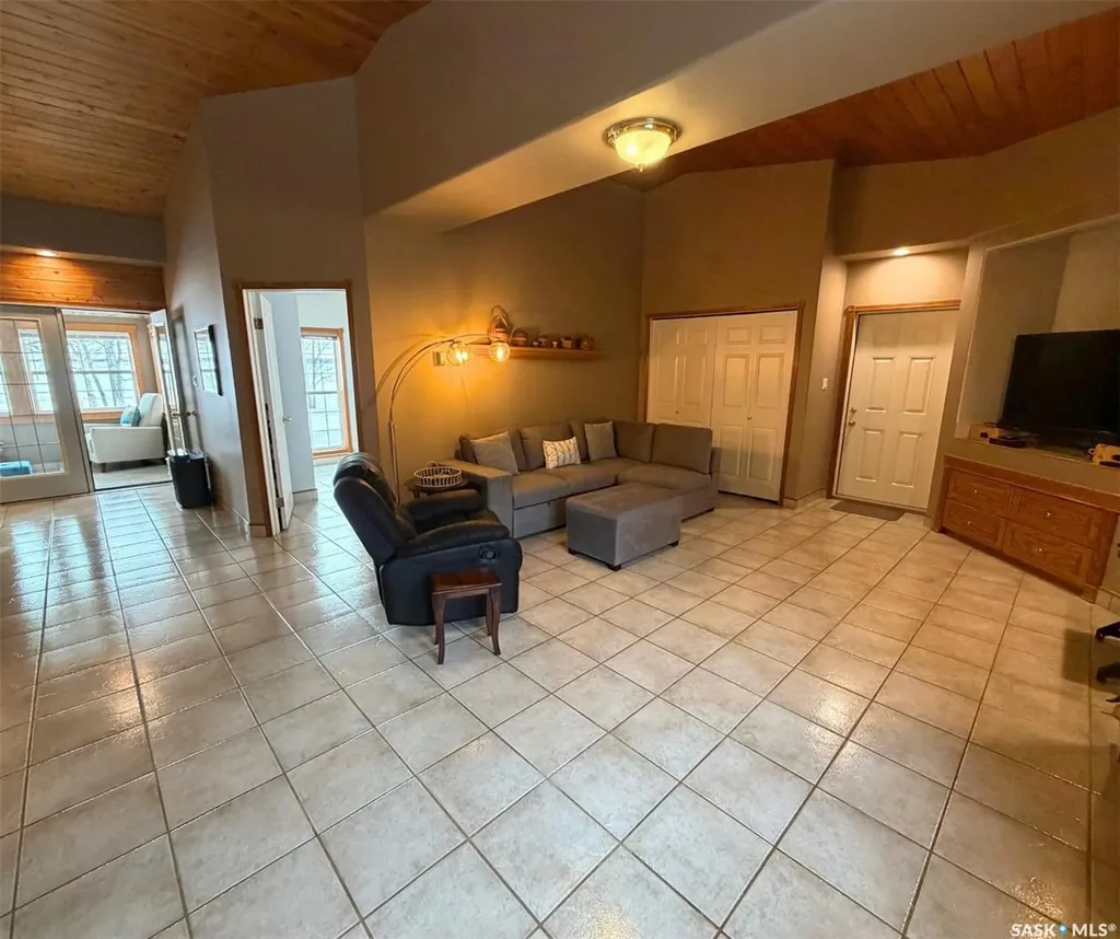 74 Nunn Street La Ronge SK S0J 1L0