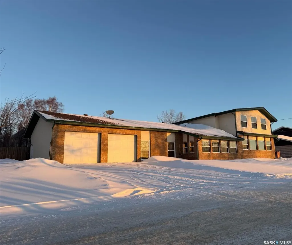 74 Nunn Street La Ronge SK S0J 1L0