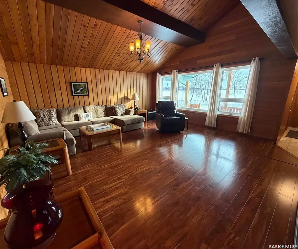 74 Nunn Street La Ronge SK S0J 1L0