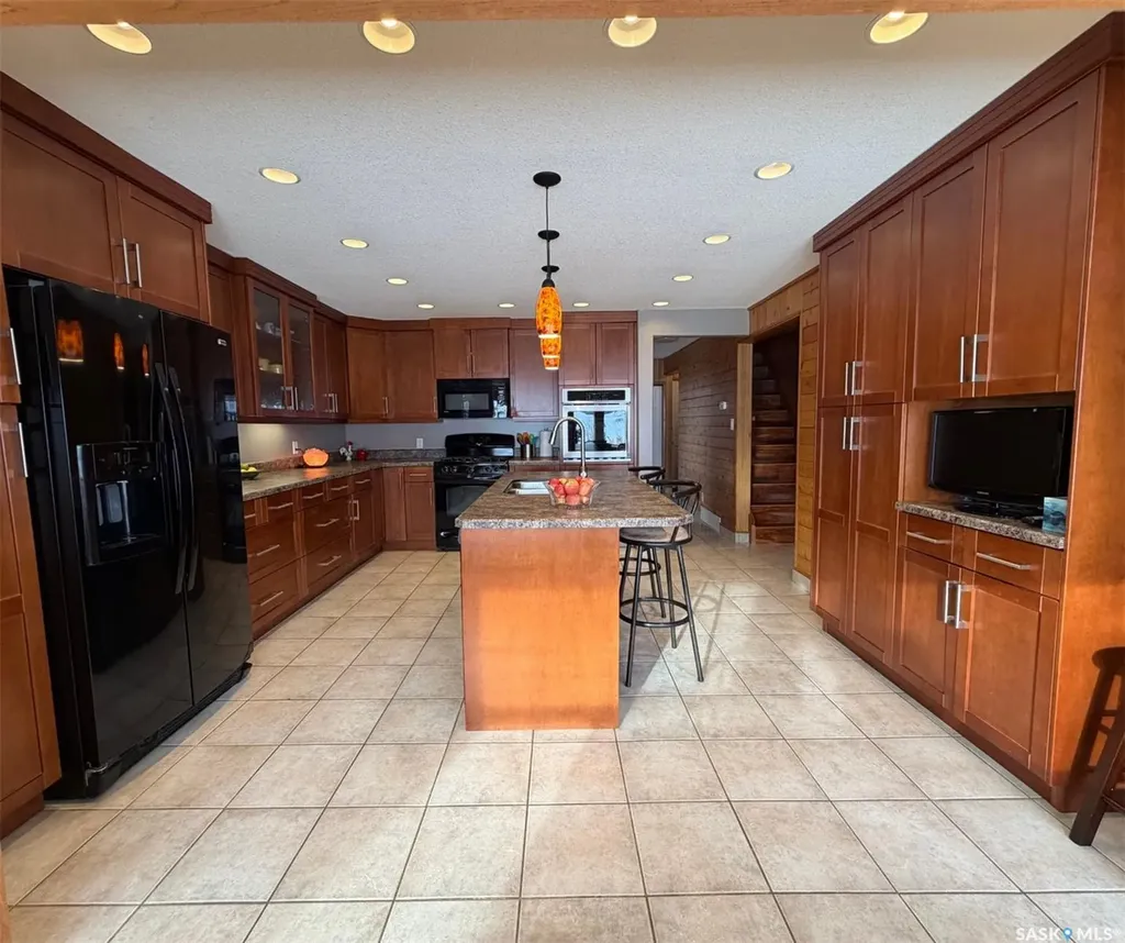 74 Nunn Street La Ronge SK S0J 1L0