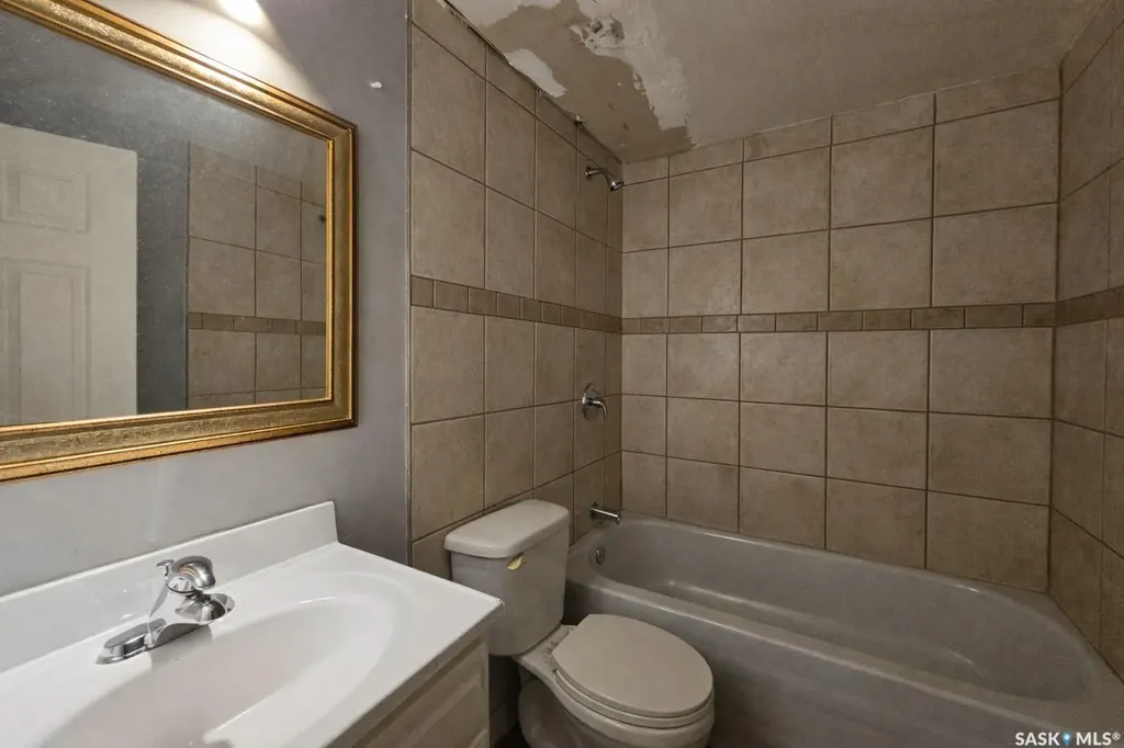 1411 111th Street North Battleford SK S9A 2K7