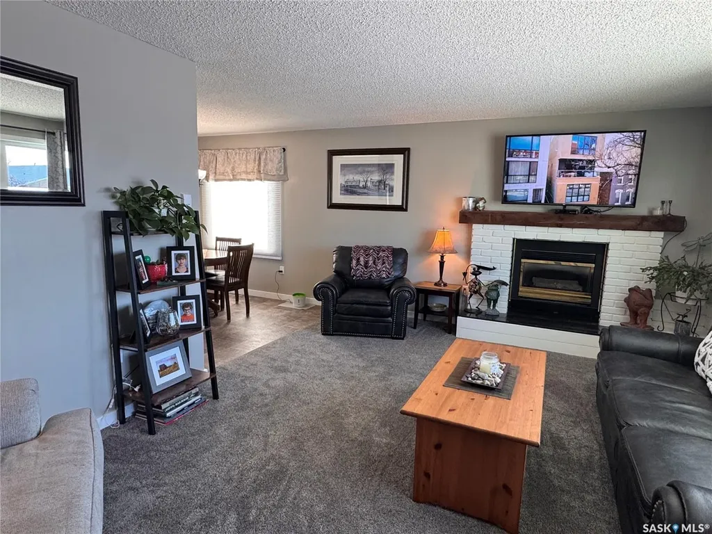 415 3rd Avenue W Biggar SK S0K 0M0