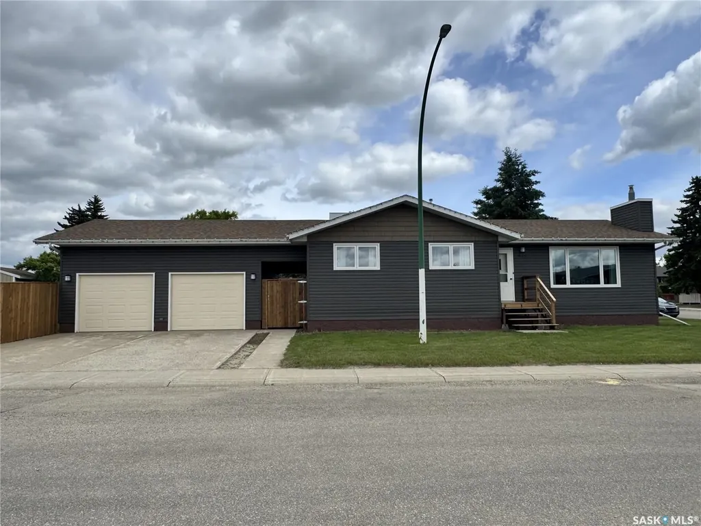 415 3rd Avenue W Biggar SK S0K 0M0